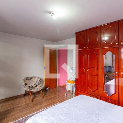 Casa à venda com 180m², 3 quartos e 2 vagas Casa à venda com 180m², 3 quartos e 2 vagasSuíte