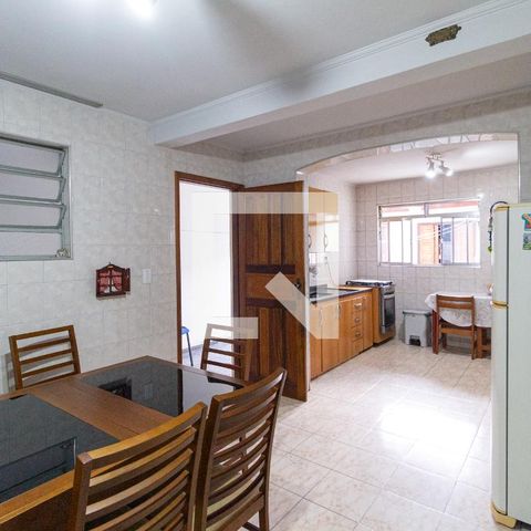 Casa à venda com 180m², 3 quartos e 2 vagas Casa à venda com 180m², 3 quartos e 2 vagasSala de jantar