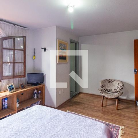 Casa à venda com 180m², 3 quartos e 2 vagas Casa à venda com 180m², 3 quartos e 2 vagasSuíte