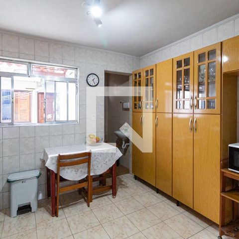 Casa à venda com 180m², 3 quartos e 2 vagas Casa à venda com 180m², 3 quartos e 2 vagasCozinha