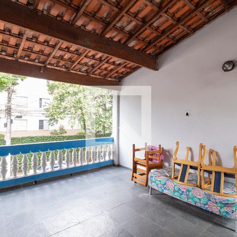 Casa à venda com 180m², 3 quartos e 2 vagas Casa à venda com 180m², 3 quartos e 2 vagasSacada