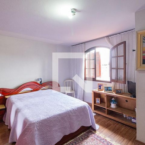 Casa à venda com 180m², 3 quartos e 2 vagas Casa à venda com 180m², 3 quartos e 2 vagasSuíte
