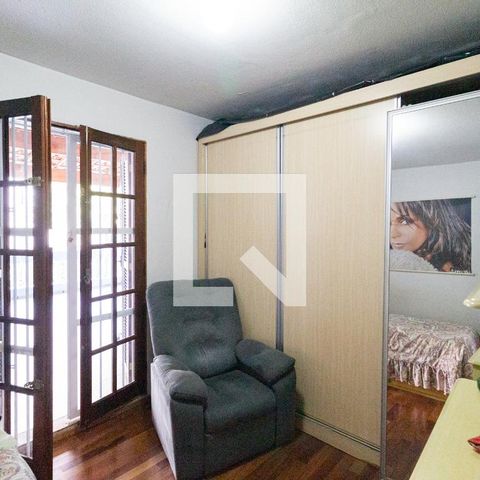 Casa à venda com 180m², 3 quartos e 2 vagas Casa à venda com 180m², 3 quartos e 2 vagasQuarto 1
