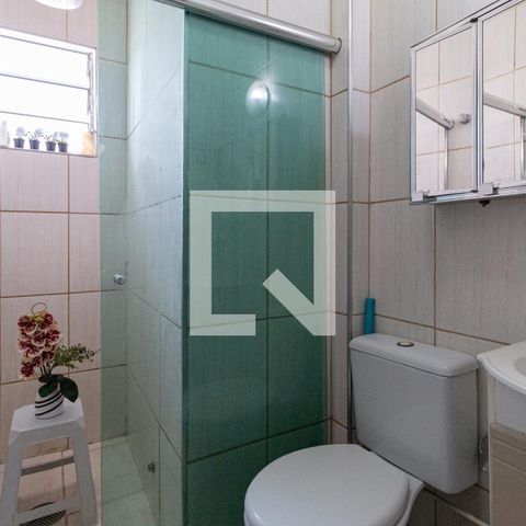 Casa à venda com 180m², 3 quartos e 2 vagas Casa à venda com 180m², 3 quartos e 2 vagasBanheiro
