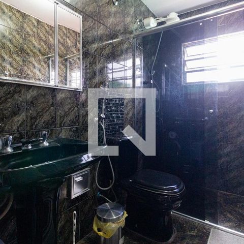 Casa à venda com 180m², 3 quartos e 2 vagas Casa à venda com 180m², 3 quartos e 2 vagasBanheiro da suíte