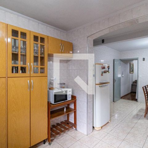 Casa à venda com 180m², 3 quartos e 2 vagas Casa à venda com 180m², 3 quartos e 2 vagasCozinha
