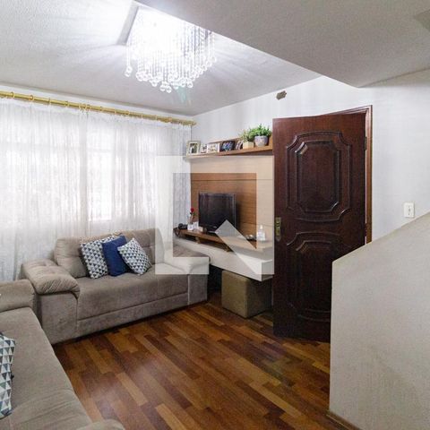 Casa à venda com 180m², 3 quartos e 2 vagas Casa à venda com 180m², 3 quartos e 2 vagasSala