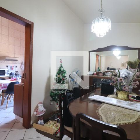 Casa à venda com 132m², 3 quartos e 5 vagasCopa