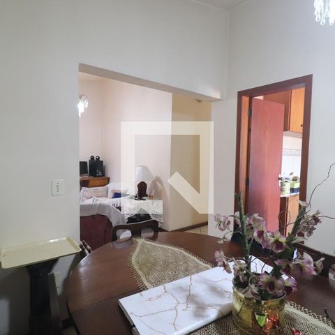 Casa à venda com 132m², 3 quartos e 5 vagasCopa