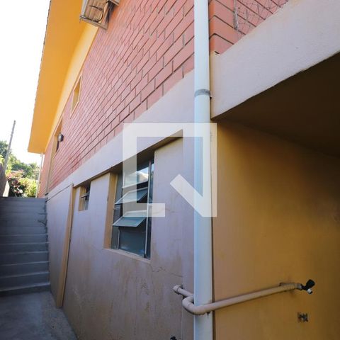 Casa à venda com 132m², 3 quartos e 5 vagasfundos