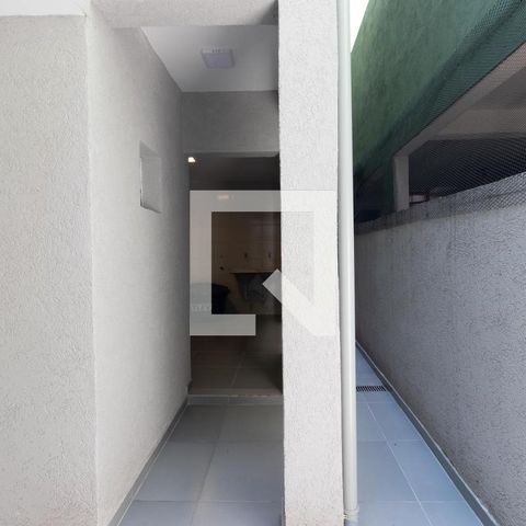 Casa à venda com 119m², 4 quartos e 1 vaga Casa à venda com 119m², 4 quartos e 1 vagaCorredor externo