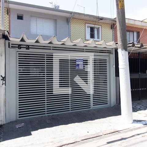 Casa à venda com 119m², 4 quartos e 1 vaga Casa à venda com 119m², 4 quartos e 1 vagaFachada