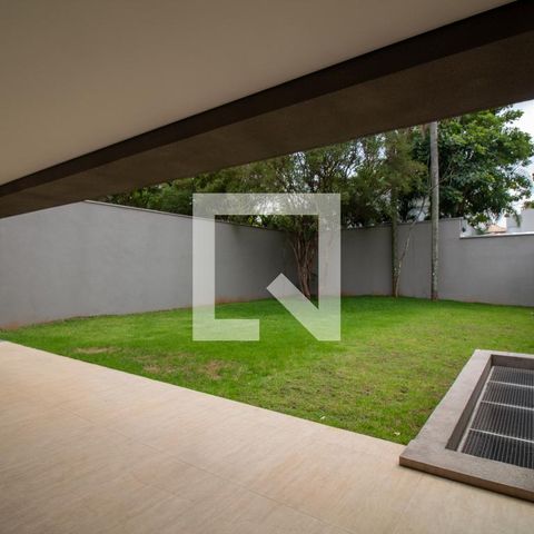 Casa à venda com 854m², 4 quartos e 6 vagas Casa à venda com 854m², 4 quartos e 6 vagasJardim