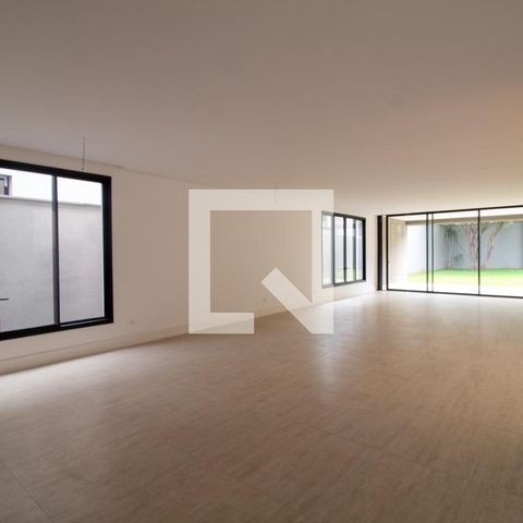 Casa à venda com 854m², 4 quartos e 6 vagas Casa à venda com 854m², 4 quartos e 6 vagasSala / Sala de Jantar