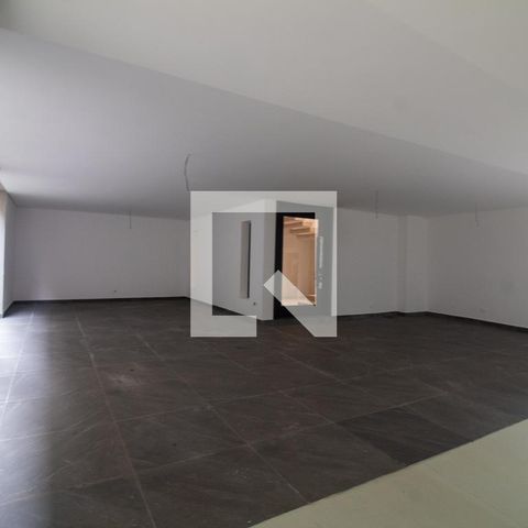 Casa à venda com 854m², 4 quartos e 6 vagas Casa à venda com 854m², 4 quartos e 6 vagasGaragem