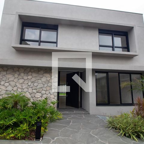 Casa à venda com 854m², 4 quartos e 6 vagas Casa à venda com 854m², 4 quartos e 6 vagasFachada