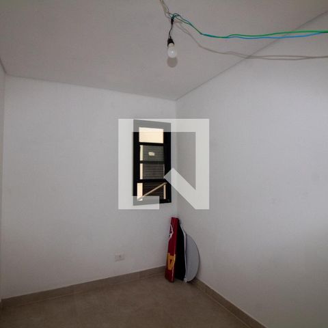 Casa à venda com 854m², 4 quartos e 6 vagas Casa à venda com 854m², 4 quartos e 6 vagasQuarto de Serviço