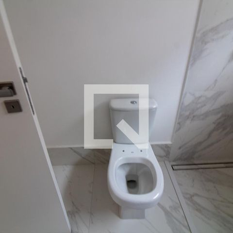 Casa à venda com 854m², 4 quartos e 6 vagas Casa à venda com 854m², 4 quartos e 6 vagasBanheiro da Suíte 3