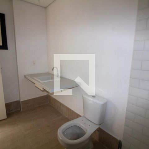 Casa à venda com 854m², 4 quartos e 6 vagas Casa à venda com 854m², 4 quartos e 6 vagasBanheiro da Academia