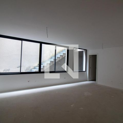 Casa à venda com 854m², 4 quartos e 6 vagas Casa à venda com 854m², 4 quartos e 6 vagasAcademia