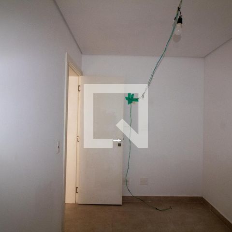 Casa à venda com 854m², 4 quartos e 6 vagas Casa à venda com 854m², 4 quartos e 6 vagasQuarto de Serviço