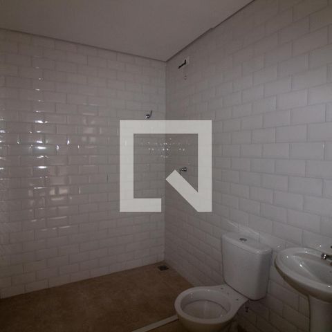 Casa à venda com 854m², 4 quartos e 6 vagas Casa à venda com 854m², 4 quartos e 6 vagasBanheiro de Serviço