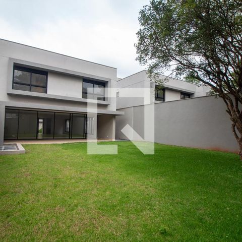 Casa à venda com 854m², 4 quartos e 6 vagas Casa à venda com 854m², 4 quartos e 6 vagasJardim