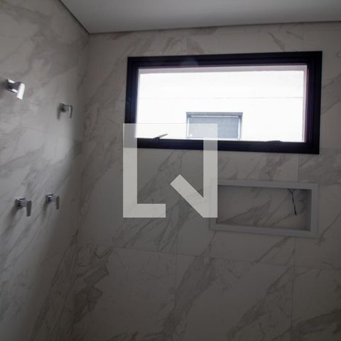 Casa à venda com 854m², 4 quartos e 6 vagas Casa à venda com 854m², 4 quartos e 6 vagasBanheiro da Suíte 4 - Senhor
