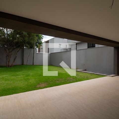 Casa à venda com 854m², 4 quartos e 6 vagas Casa à venda com 854m², 4 quartos e 6 vagasJardim