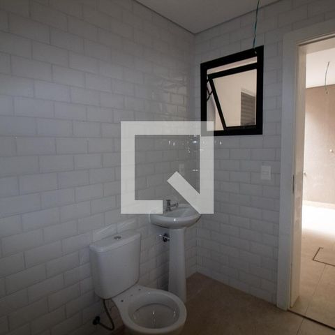 Casa à venda com 854m², 4 quartos e 6 vagas Casa à venda com 854m², 4 quartos e 6 vagasBanheiro de Serviço