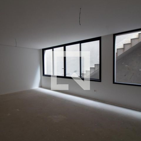Casa à venda com 854m², 4 quartos e 6 vagas Casa à venda com 854m², 4 quartos e 6 vagasAcademia