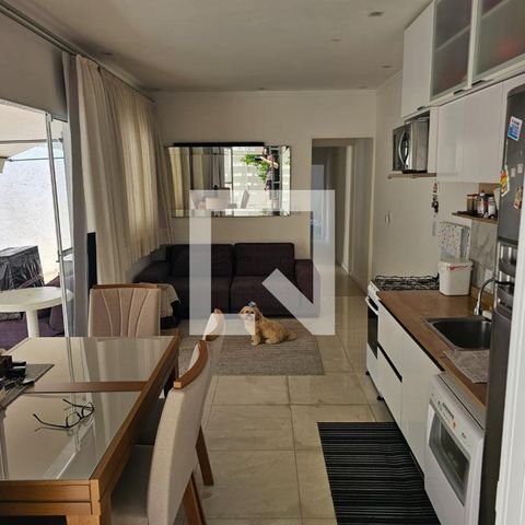 Casa à venda com 125m², 2 quartos e 2 vagas Casa à venda com 125m², 2 quartos e 2 vagasSala