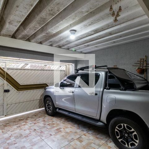Casa à venda com 120m², 4 quartos e 2 vagas Casa à venda com 120m², 4 quartos e 2 vagasGaragem