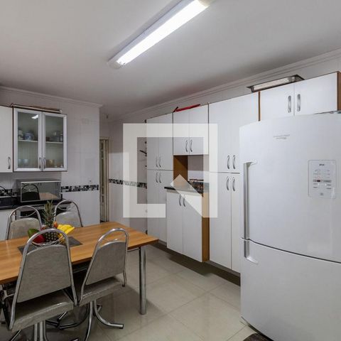 Casa à venda com 120m², 4 quartos e 2 vagas Casa à venda com 120m², 4 quartos e 2 vagasCozinha