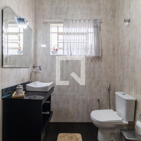 Casa à venda com 120m², 4 quartos e 2 vagas Casa à venda com 120m², 4 quartos e 2 vagasBanheiro