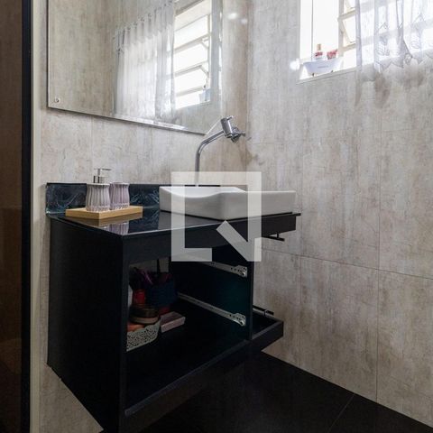 Casa à venda com 120m², 4 quartos e 2 vagas Casa à venda com 120m², 4 quartos e 2 vagasBanheiro