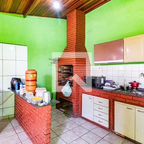 Casa à venda com 221m², 3 quartos e 6 vagas Casa à venda com 221m², 3 quartos e 6 vagasChurrasqueira