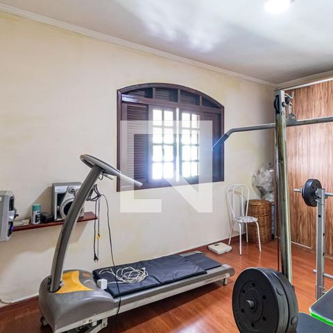 Casa à venda com 221m², 3 quartos e 6 vagas Casa à venda com 221m², 3 quartos e 6 vagasQuarto 02