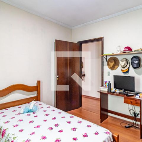 Casa à venda com 221m², 3 quartos e 6 vagas Casa à venda com 221m², 3 quartos e 6 vagasQuarto 01