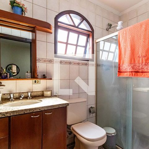 Casa à venda com 221m², 3 quartos e 6 vagas Casa à venda com 221m², 3 quartos e 6 vagasBanheiro social