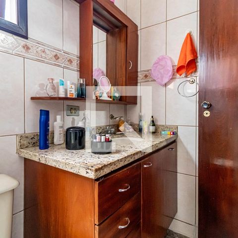 Casa à venda com 221m², 3 quartos e 6 vagas Casa à venda com 221m², 3 quartos e 6 vagasSuite - Banheiro