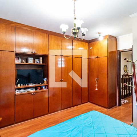 Casa à venda com 221m², 3 quartos e 6 vagas Casa à venda com 221m², 3 quartos e 6 vagasSuite