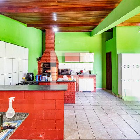 Casa à venda com 221m², 3 quartos e 6 vagas Casa à venda com 221m², 3 quartos e 6 vagasChurrasqueira