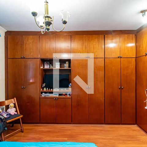 Casa à venda com 221m², 3 quartos e 6 vagas Casa à venda com 221m², 3 quartos e 6 vagasSuite