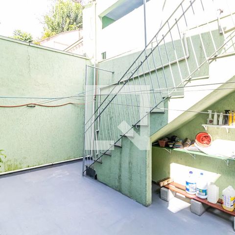 Casa à venda com 221m², 3 quartos e 6 vagas Casa à venda com 221m², 3 quartos e 6 vagasQuintal