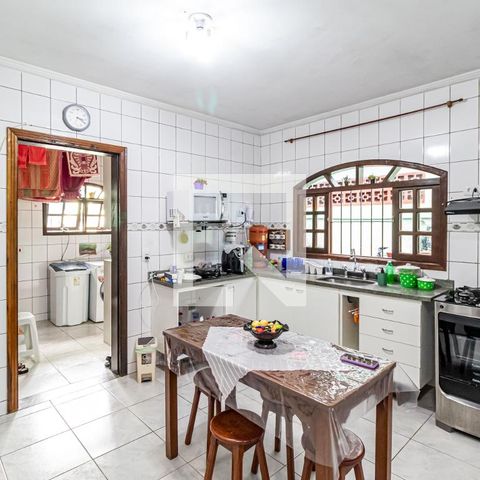 Casa à venda com 221m², 3 quartos e 6 vagas Casa à venda com 221m², 3 quartos e 6 vagasCozinha