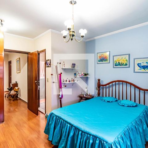 Casa à venda com 221m², 3 quartos e 6 vagas Casa à venda com 221m², 3 quartos e 6 vagasSuite