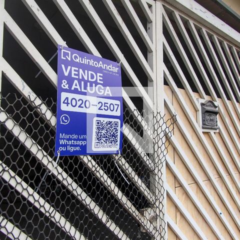 Casa à venda com 300m², 2 quartos e 2 vagas Casa à venda com 300m², 2 quartos e 2 vagasPlaquinha