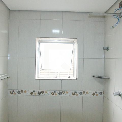 Casa à venda com 300m², 2 quartos e 2 vagas Casa à venda com 300m², 2 quartos e 2 vagasBanheiro