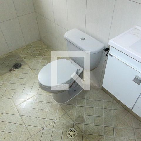 Casa à venda com 300m², 2 quartos e 2 vagas Casa à venda com 300m², 2 quartos e 2 vagasBanheiro